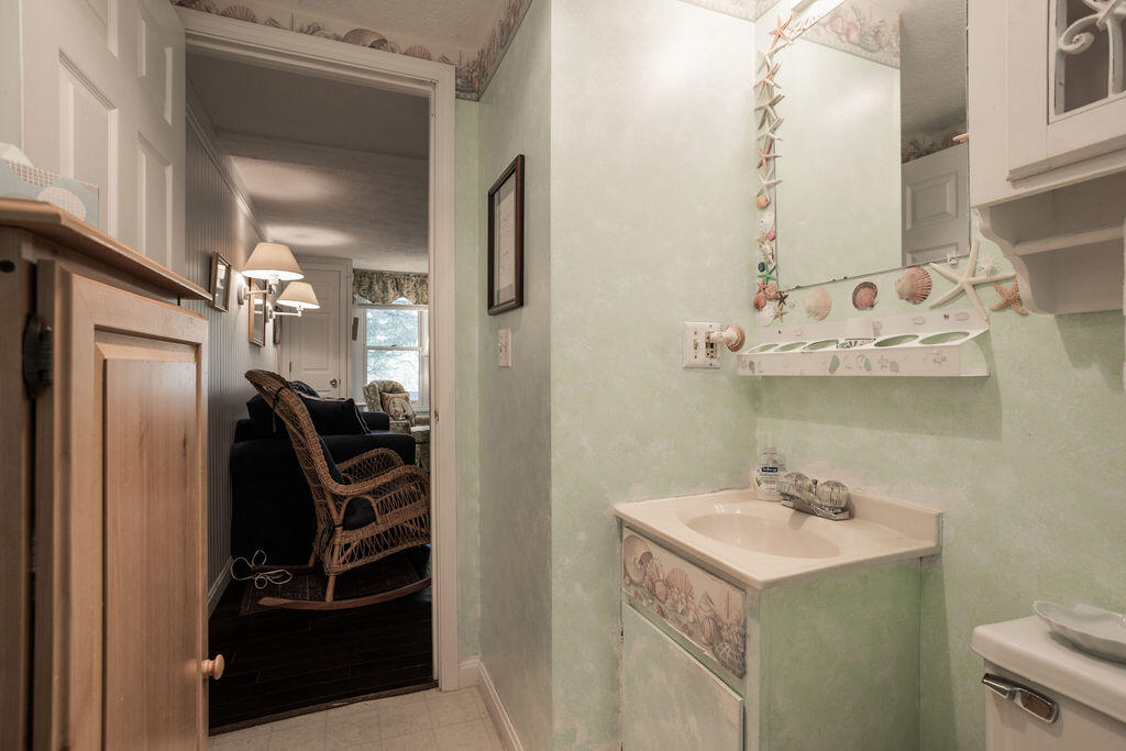 62 Pine Hill Road South, Unit 101 Ogunquit, ME 03907 - Photo 10 of 25 62 Pine Hill S, Unit 101