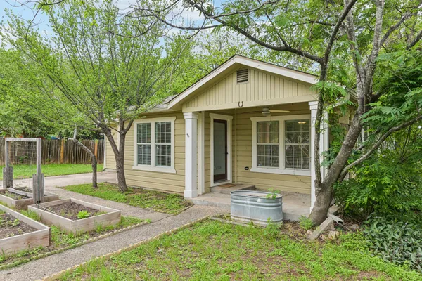 $2,950 | 903 Chote Avenue, Austin, TX 78702