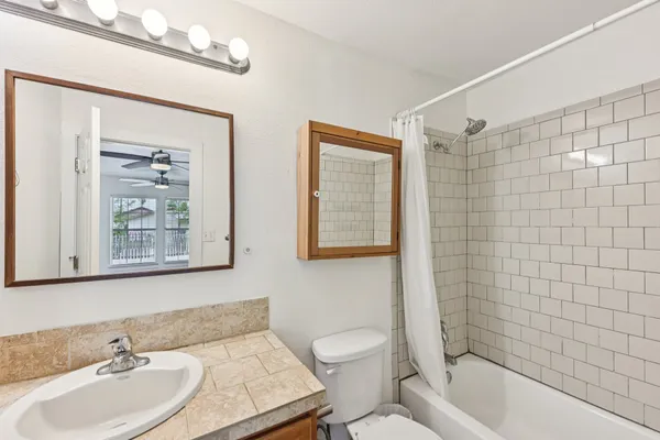 $2,950 | 903 Chote Avenue, Austin, TX 78702