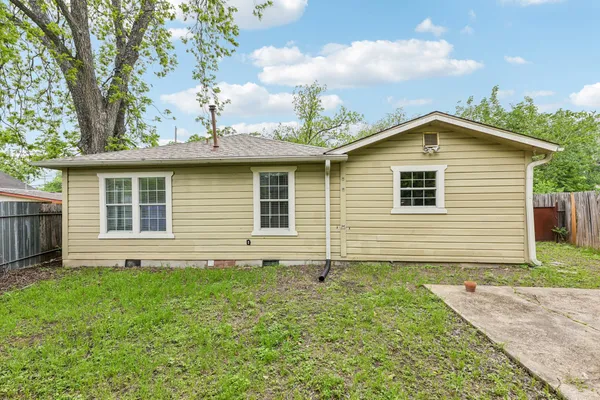 $2,950 | 903 Chote Avenue, Austin, TX 78702