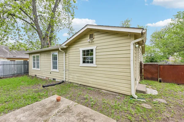 $2,950 | 903 Chote Avenue, Austin, TX 78702