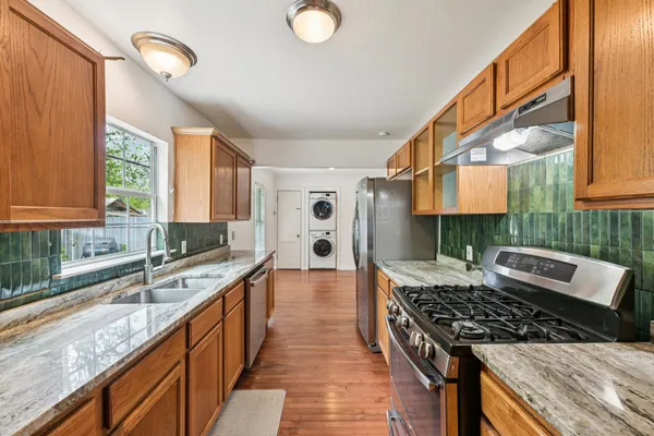 $2,950 | 903 Chote Avenue, Austin, TX 78702