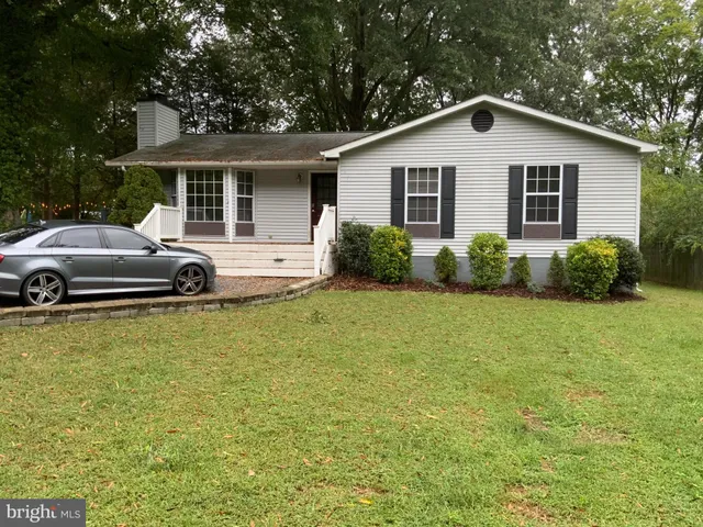 $320,000 | 236 Cedar Avenue, Colonial Beach, VA 22443