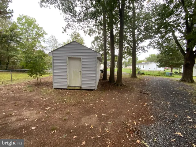 $320,000 | 236 Cedar Avenue, Colonial Beach, VA 22443