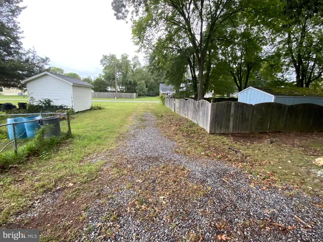 $320,000 | 236 Cedar Avenue, Colonial Beach, VA 22443