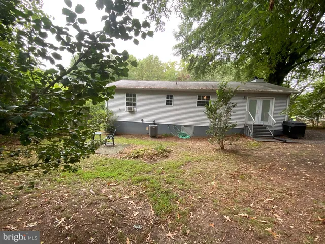 $320,000 | 236 Cedar Avenue, Colonial Beach, VA 22443