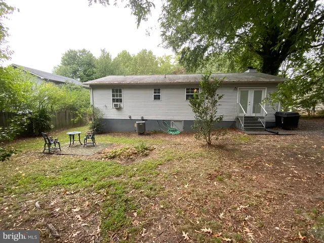 $320,000 | 236 Cedar Avenue, Colonial Beach, VA 22443