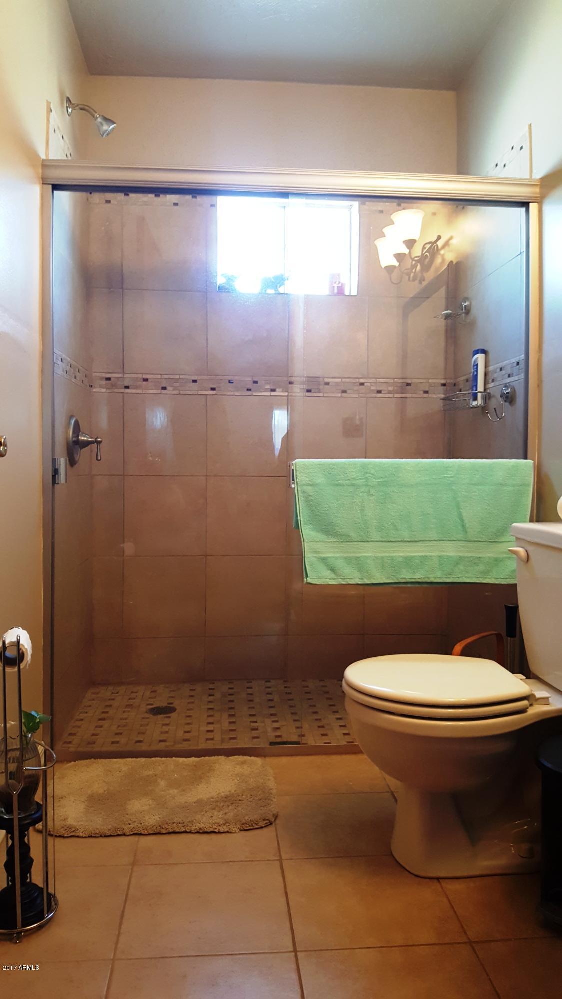 239 West Carson Road Phoenix, AZ 85041 - Photo 11 of 20 Guest Bath 2_W Carson Rd.