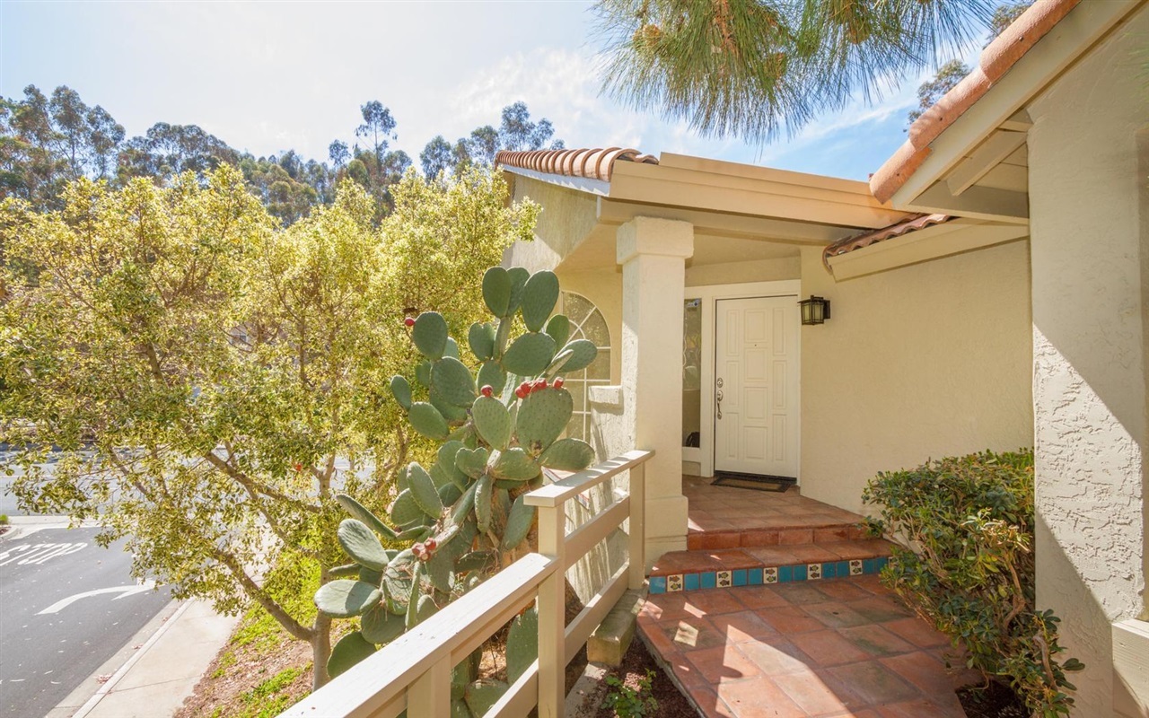 2747 Woodwind Road Carlsbad, CA 92008 - Photo 3 of 25 Gallery Image 3