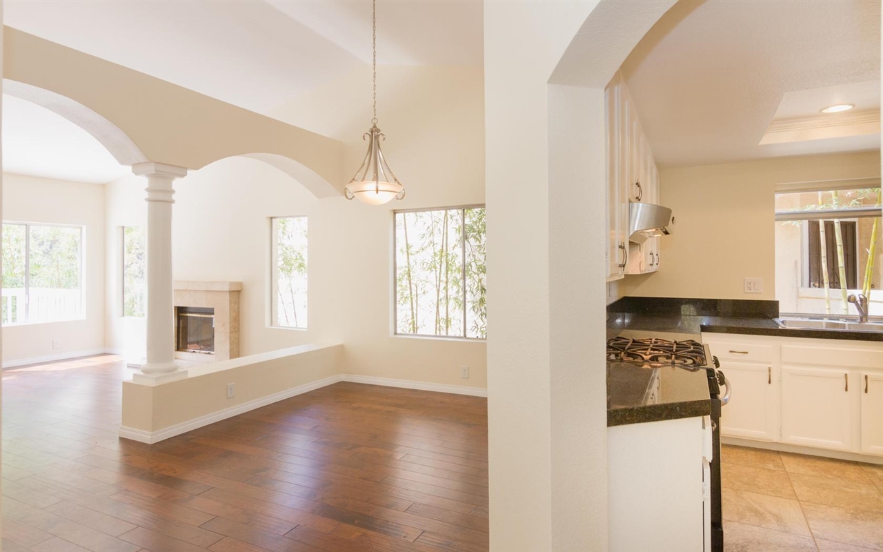 2747 Woodwind Road Carlsbad, CA 92008 - Photo 4 of 25 Gallery Image 4