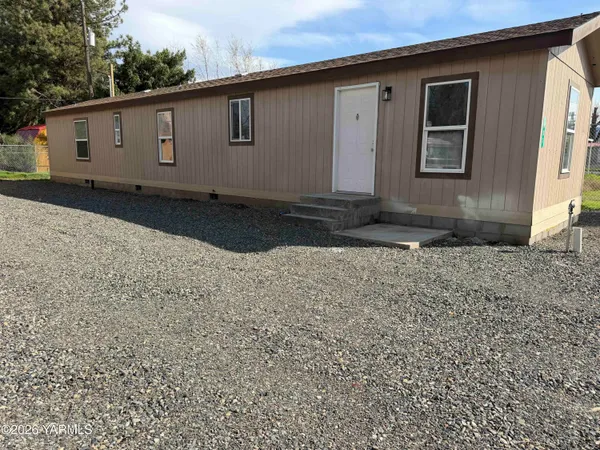 $160,000 | 481 1st Street, White Swan, WA 98952