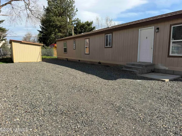 $160,000 | 481 1st Street, White Swan, WA 98952