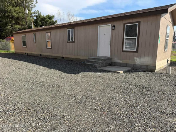 $160,000 | 481 1st Street, White Swan, WA 98952