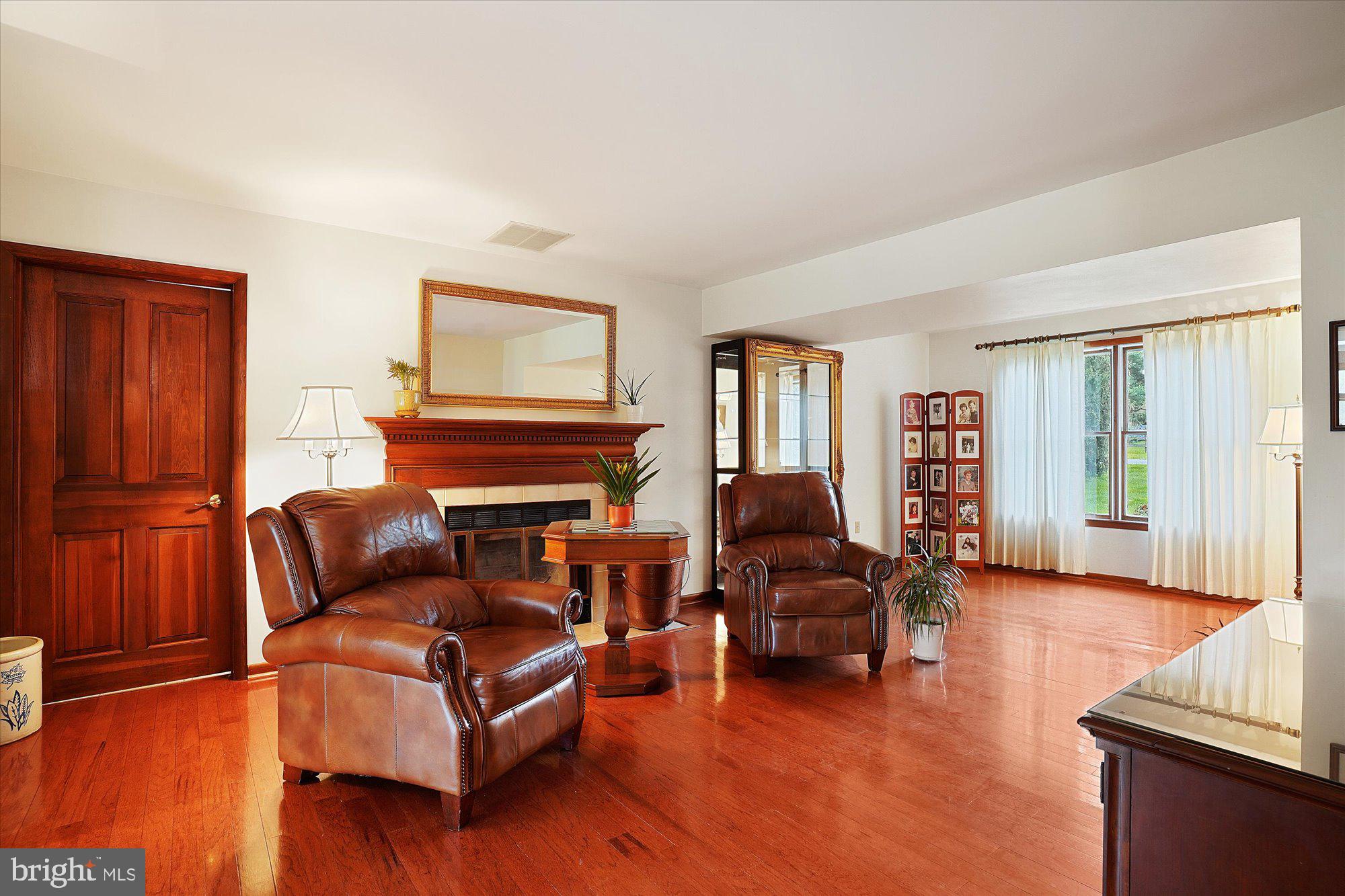 1007 Prospect Mill Road Bel Air, MD 21015 - Photo 17 of 88 Living Room
