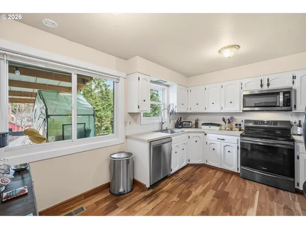 $544,900 | 2024 Southeast Spruce Avenue, Gresham, OR 97080