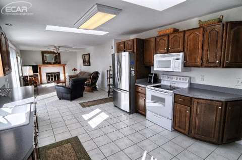 1307 Butcher Road Fenton, MI 48430 - Photo 3 of 29 20434180-2.JPG