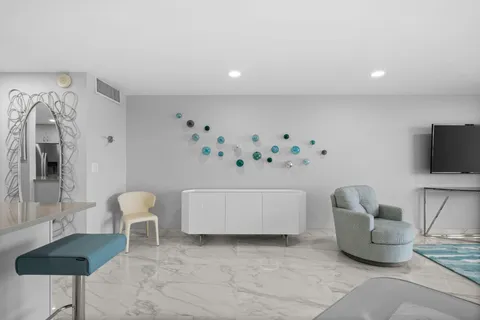 $615,000 | 511 Bayshore Drive, Unit 910, Fort Lauderdale, FL 33304