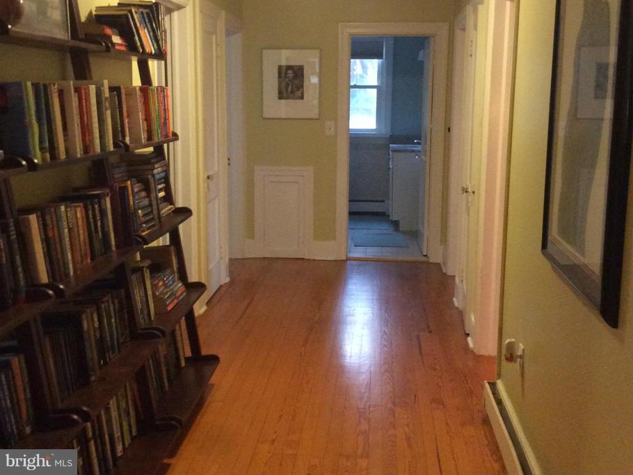 5534 Cassons Neck Road Cambridge, MD 21613 - Photo 13 of 30 Wide hallway