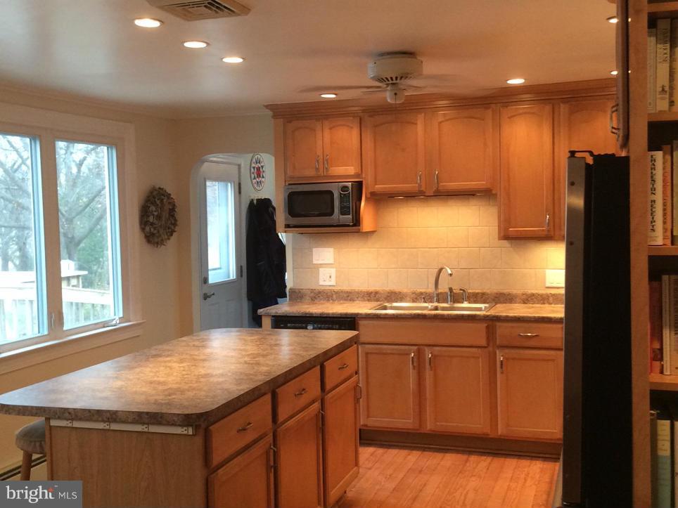 5534 Cassons Neck Road Cambridge, MD 21613 - Photo 19 of 30 Kitchen