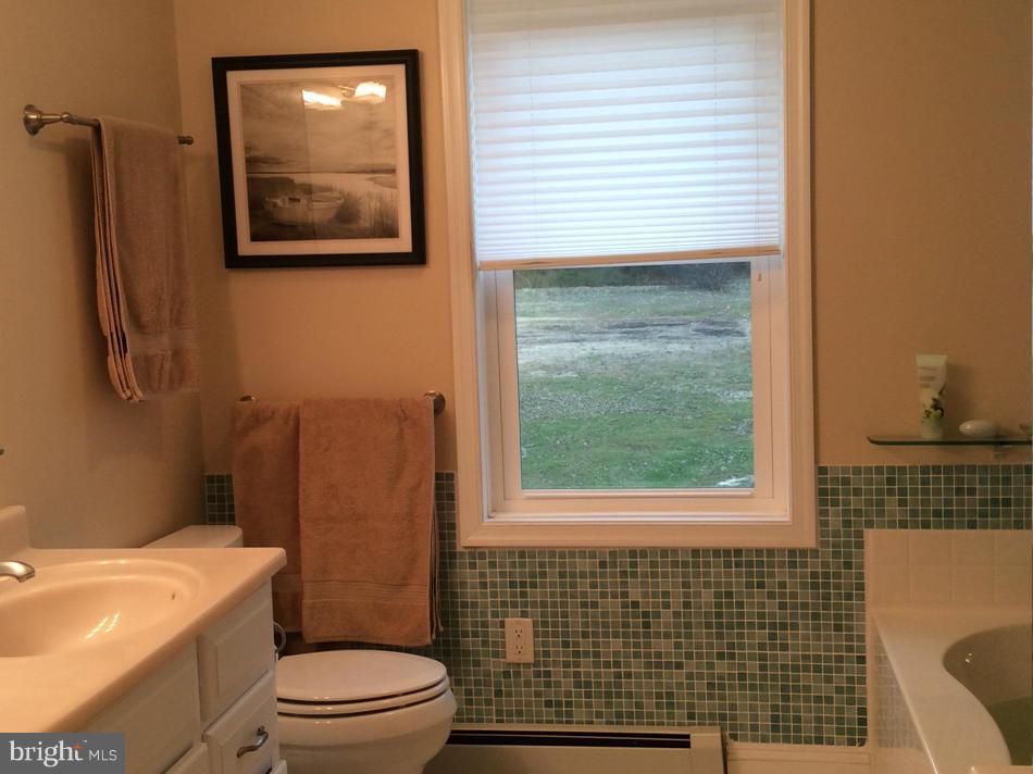 5534 Cassons Neck Road Cambridge, MD 21613 - Photo 29 of 30 Bath (Master)