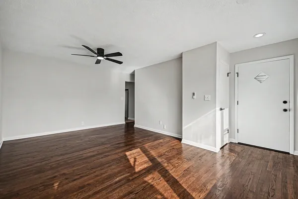 $349,900 | 750 Duncan Drive, Aurora, IL 60506