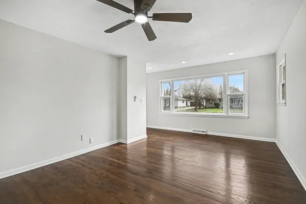 $349,900 | 750 Duncan Drive, Aurora, IL 60506