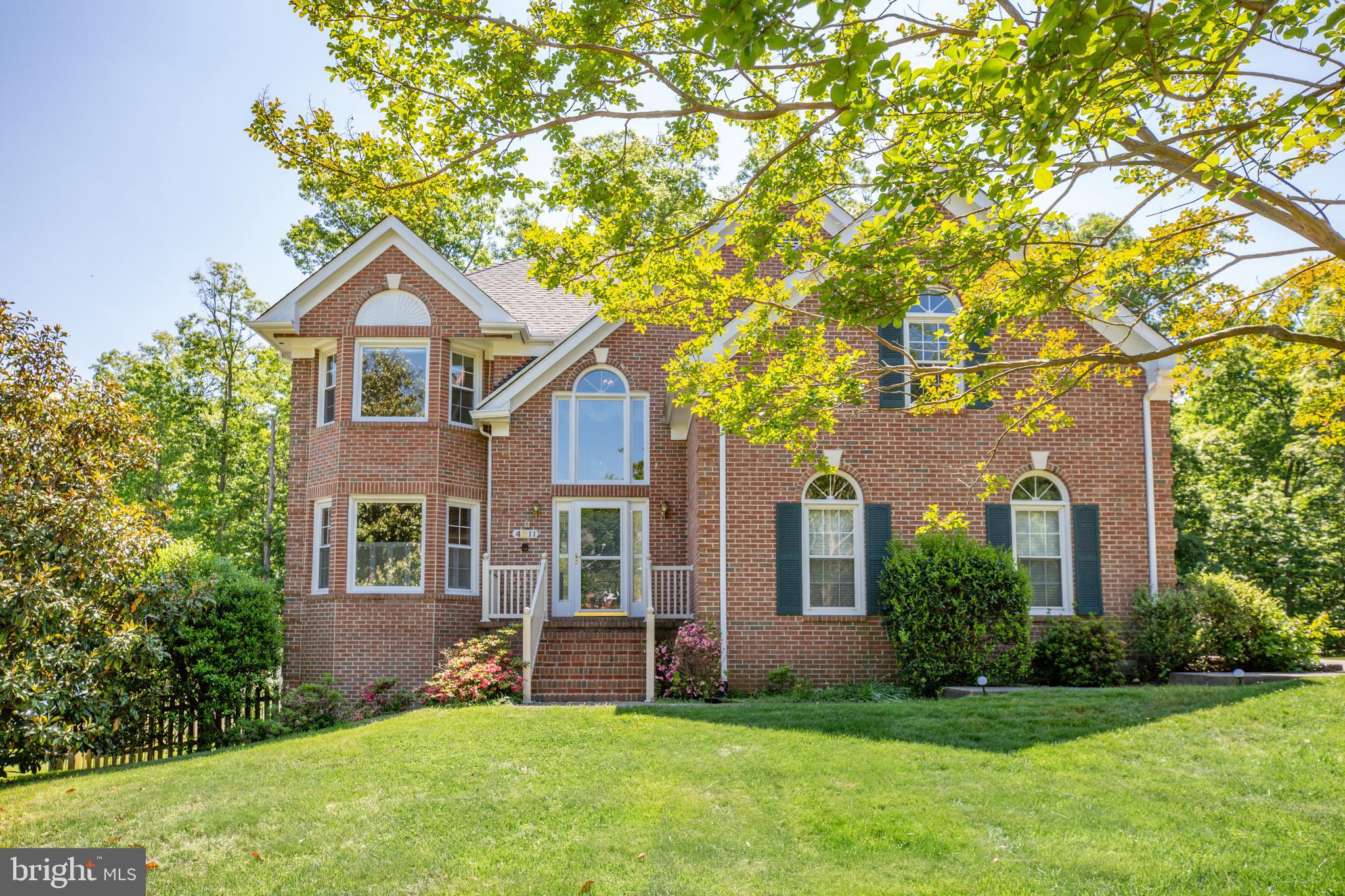 This all brick home awaits you!