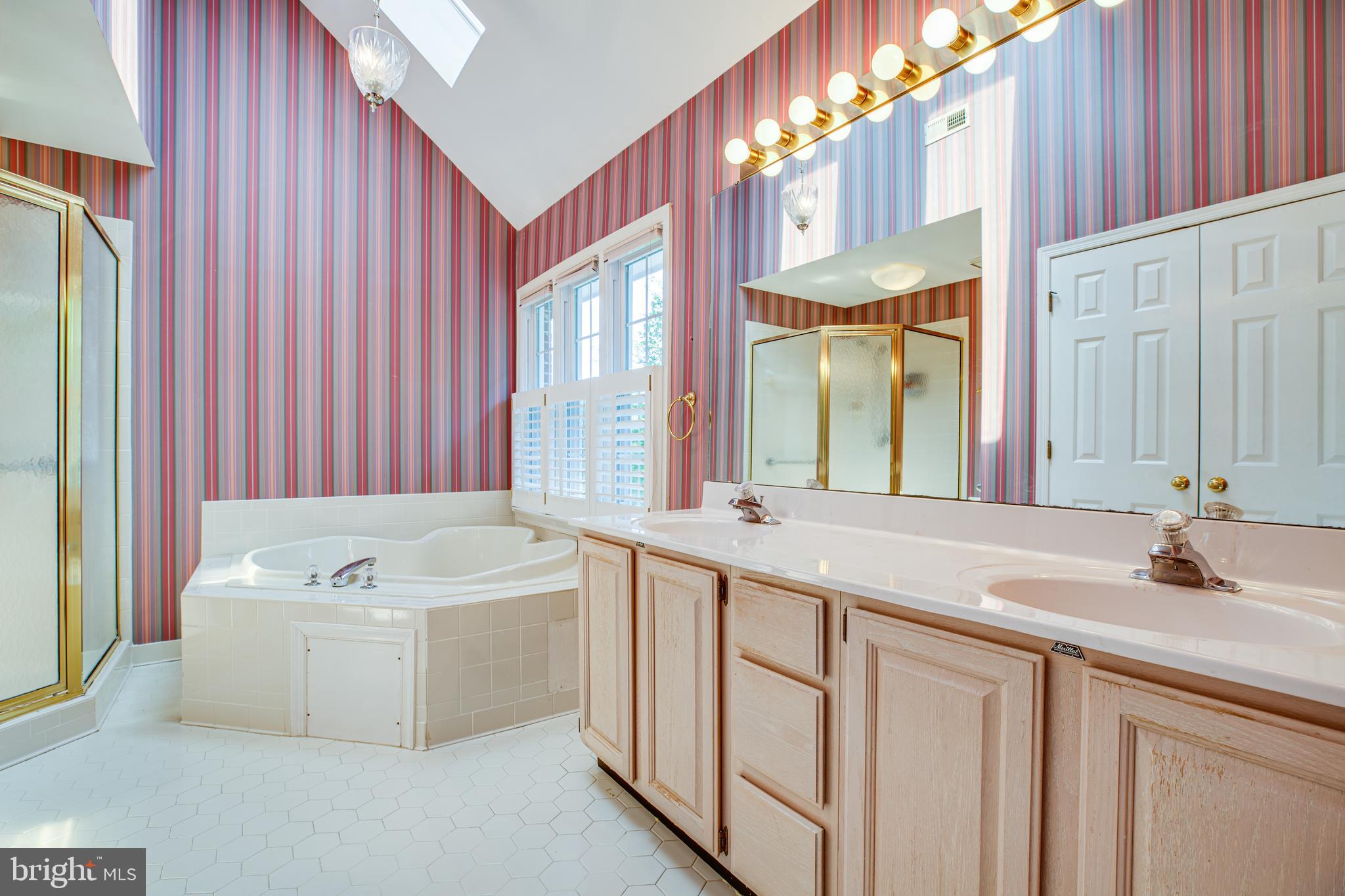 4211 Artillery Ridge Road Fredericksburg, VA 22408 - Photo 22 of 44 Primary bath