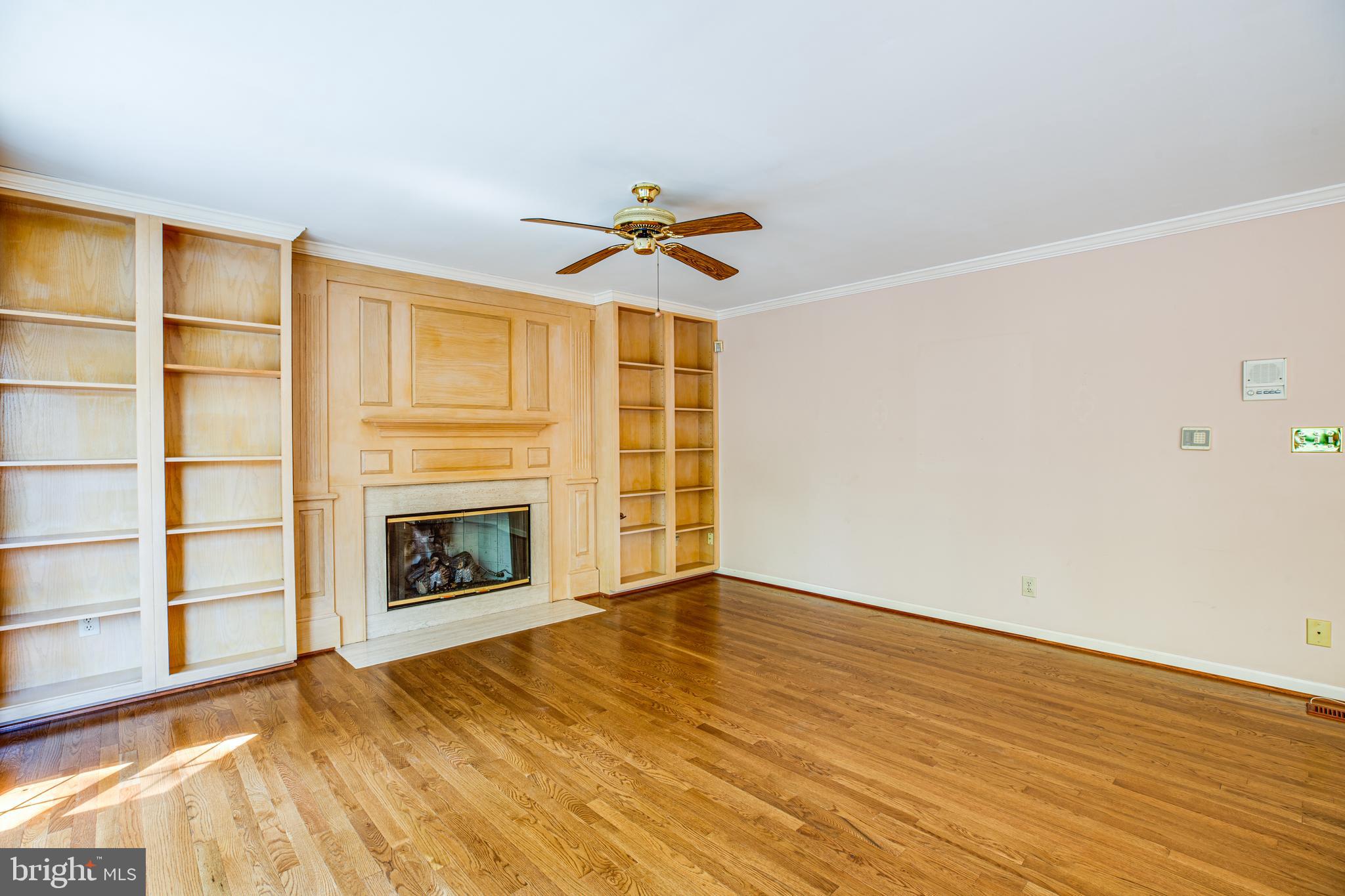 Gas fireplace