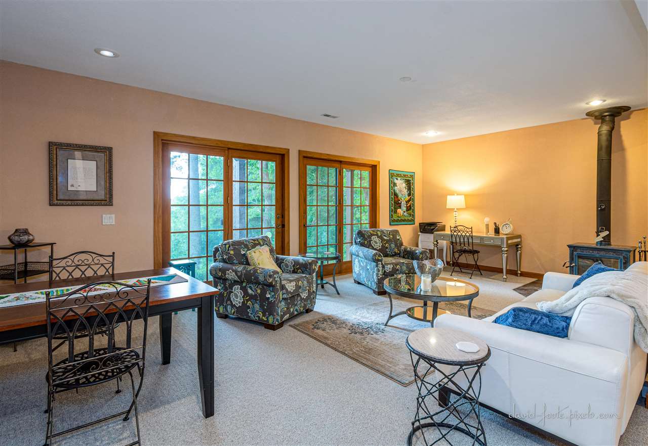 8620 Fisher Road Hanover, IL 61041 - Photo 28 of 49 a living room with furniture and a large window
