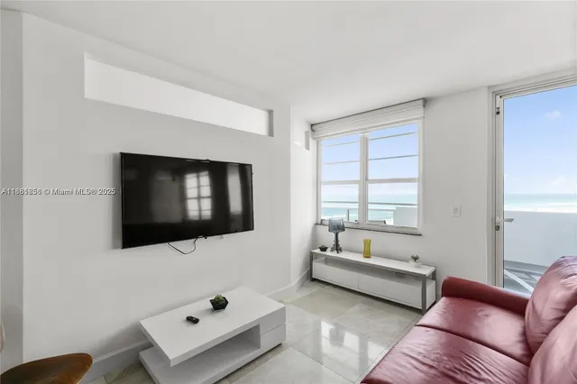 $3,200 | 100 Lincoln Road, Unit 1046, Miami Beach, FL 33139