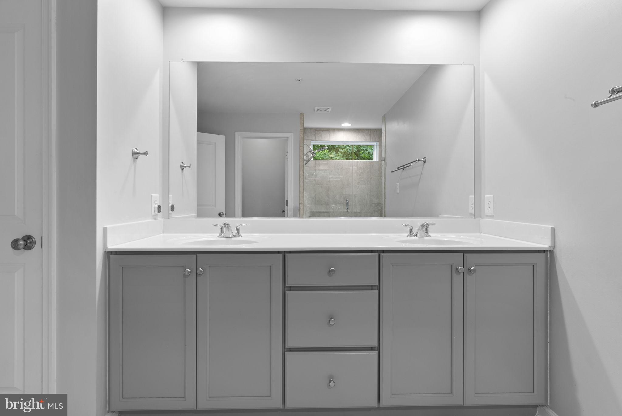 6822 West Shavano Road New Market, MD 21774 - Photo 38 of 59 Primary Bathroom