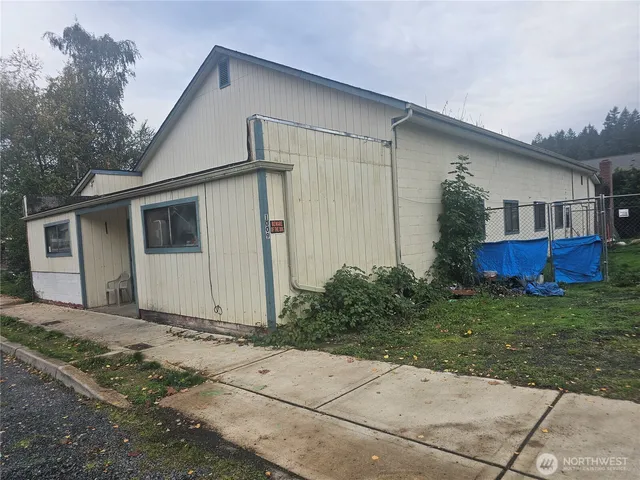 a house with garden in front of it