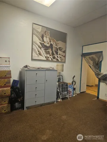 a view of room with workspace