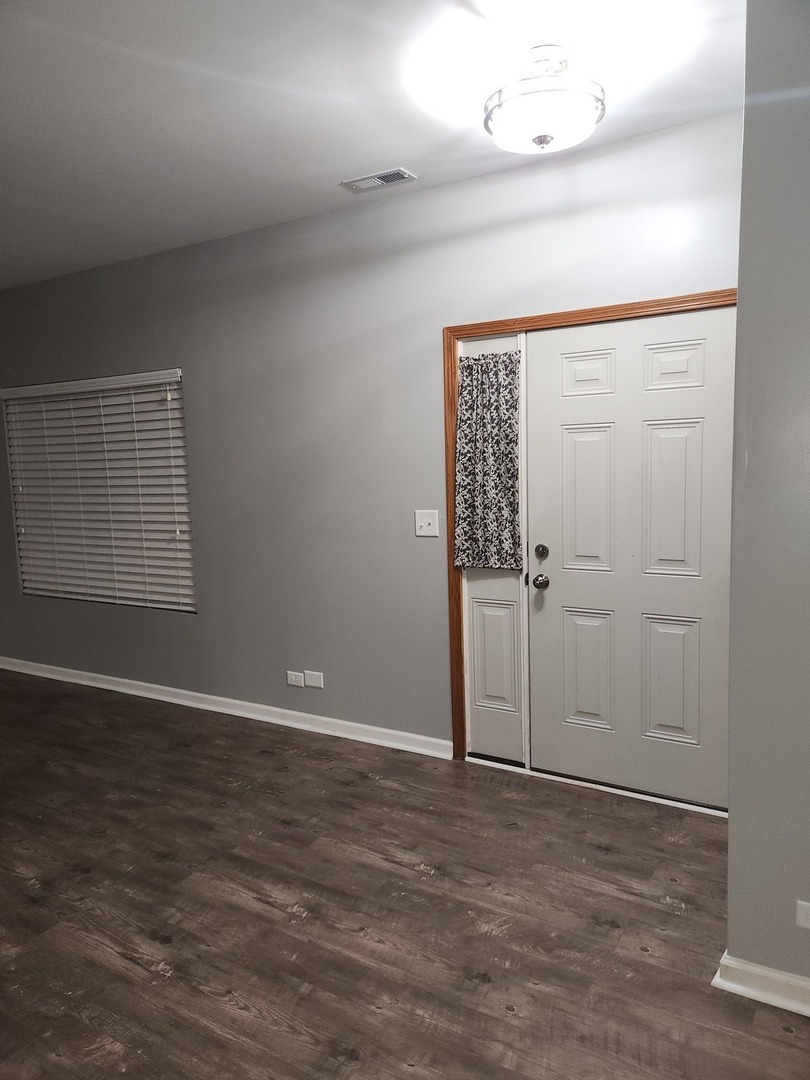 316 East Victoria Circle, Unit 316 North Aurora, IL 60542 - Photo 3 of 54