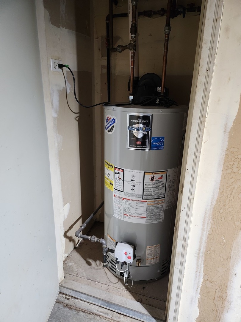 316 East Victoria Circle, Unit 316 North Aurora, IL 60542 - Photo 54 of 54 a view of water heater room