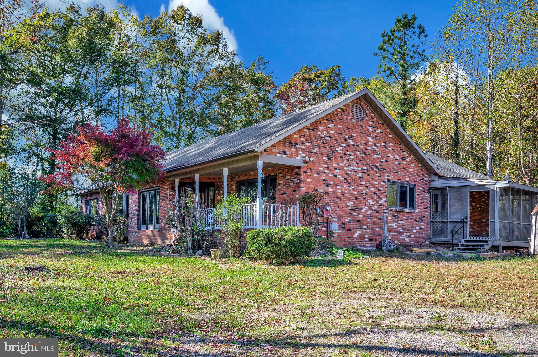 6709 Marye Road Spotsylvania, VA 22551 - Photo 72 of 73 a front view of a house with garden