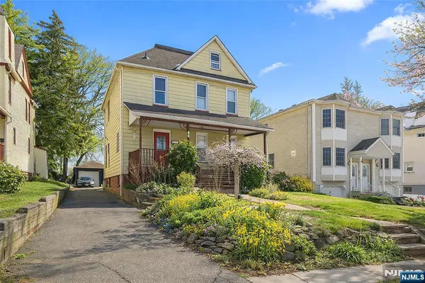 $3,100 | 31 Park Avenue, Unit 1, Dumont, NJ 07628