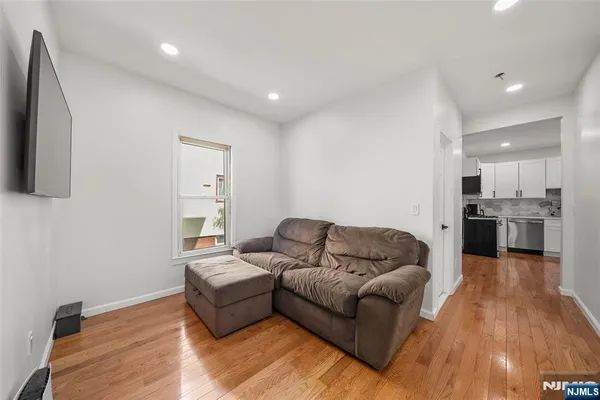 $3,100 | 31 Park Avenue, Unit 1, Dumont, NJ 07628