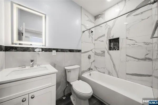 $3,100 | 31 Park Avenue, Unit 1, Dumont, NJ 07628