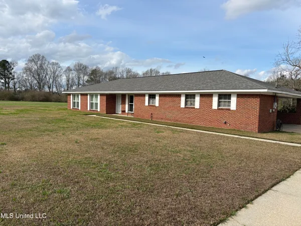 $285,000 | 299 Bismark Road, Jayess, MS 39641