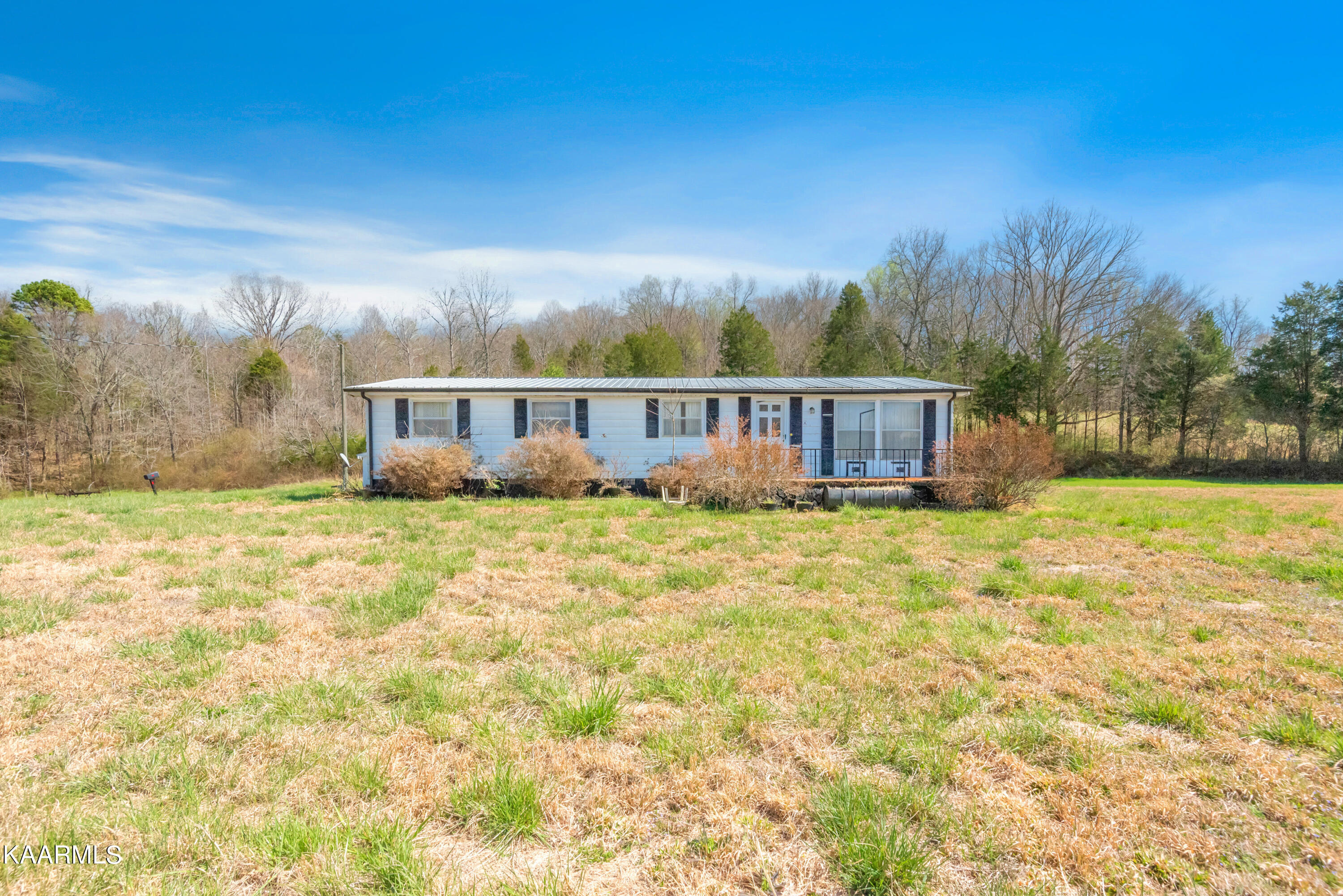 1605 Sweetwater Road Philadelphia, TN 37846 - Photo 22 of 23 1605 Sweetwater Road-14