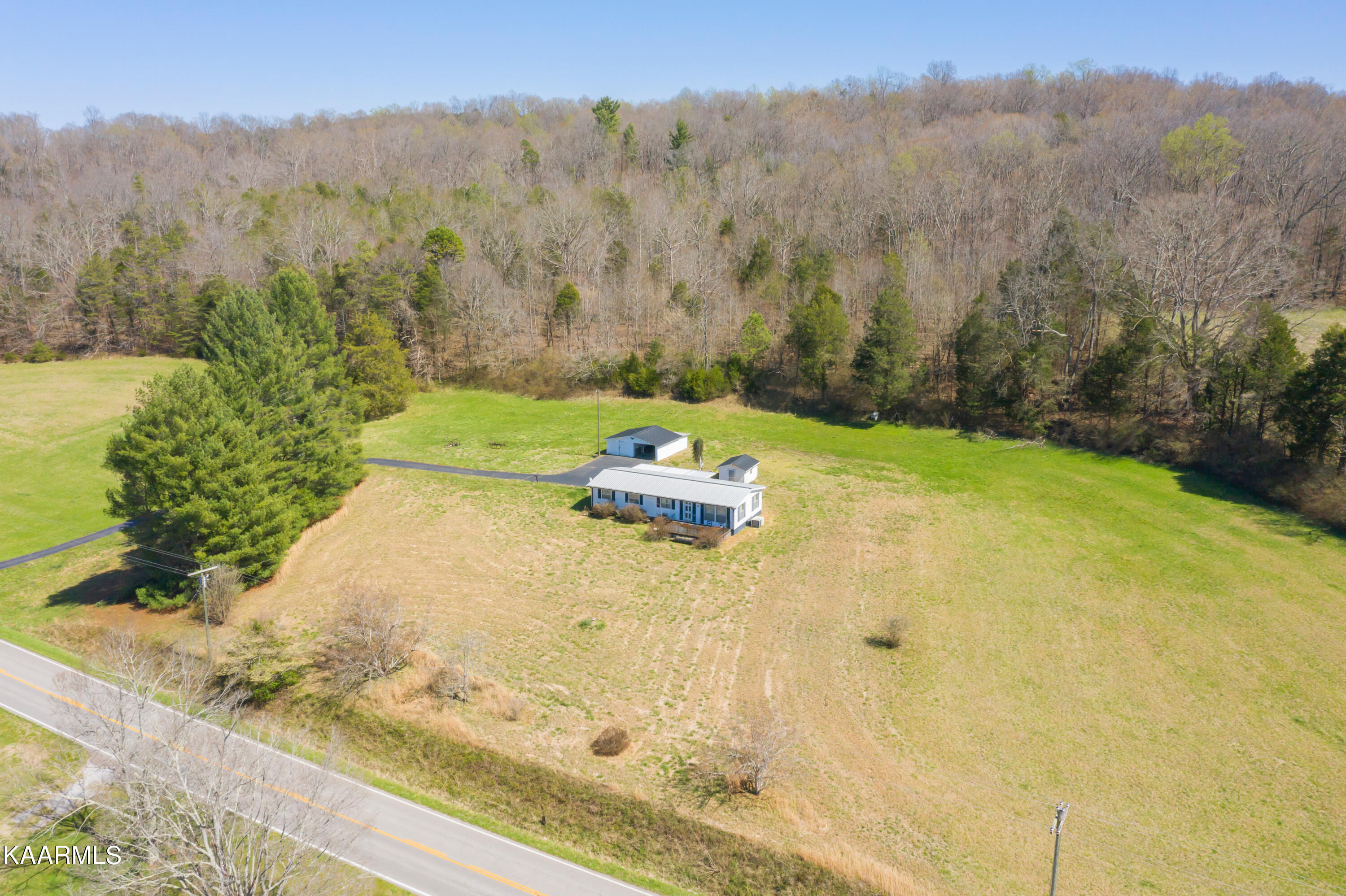 1605 Sweetwater Road Philadelphia, TN 37846 - Photo 4 of 23 1605 Sweetwater Road-39