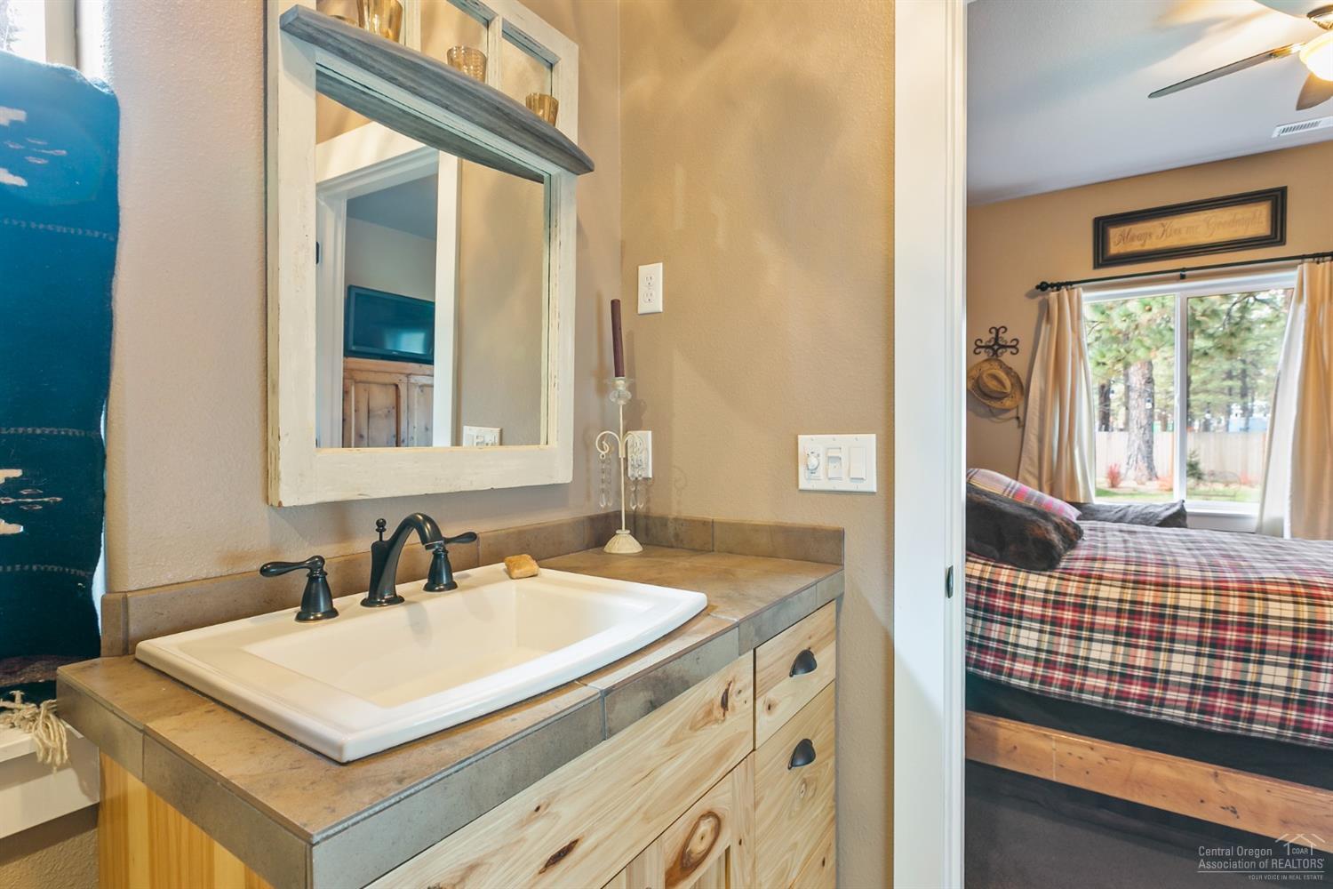 60191 Cinder Butte Road Bend, OR 97702 - Photo 17 of 21 Gallery Image 17