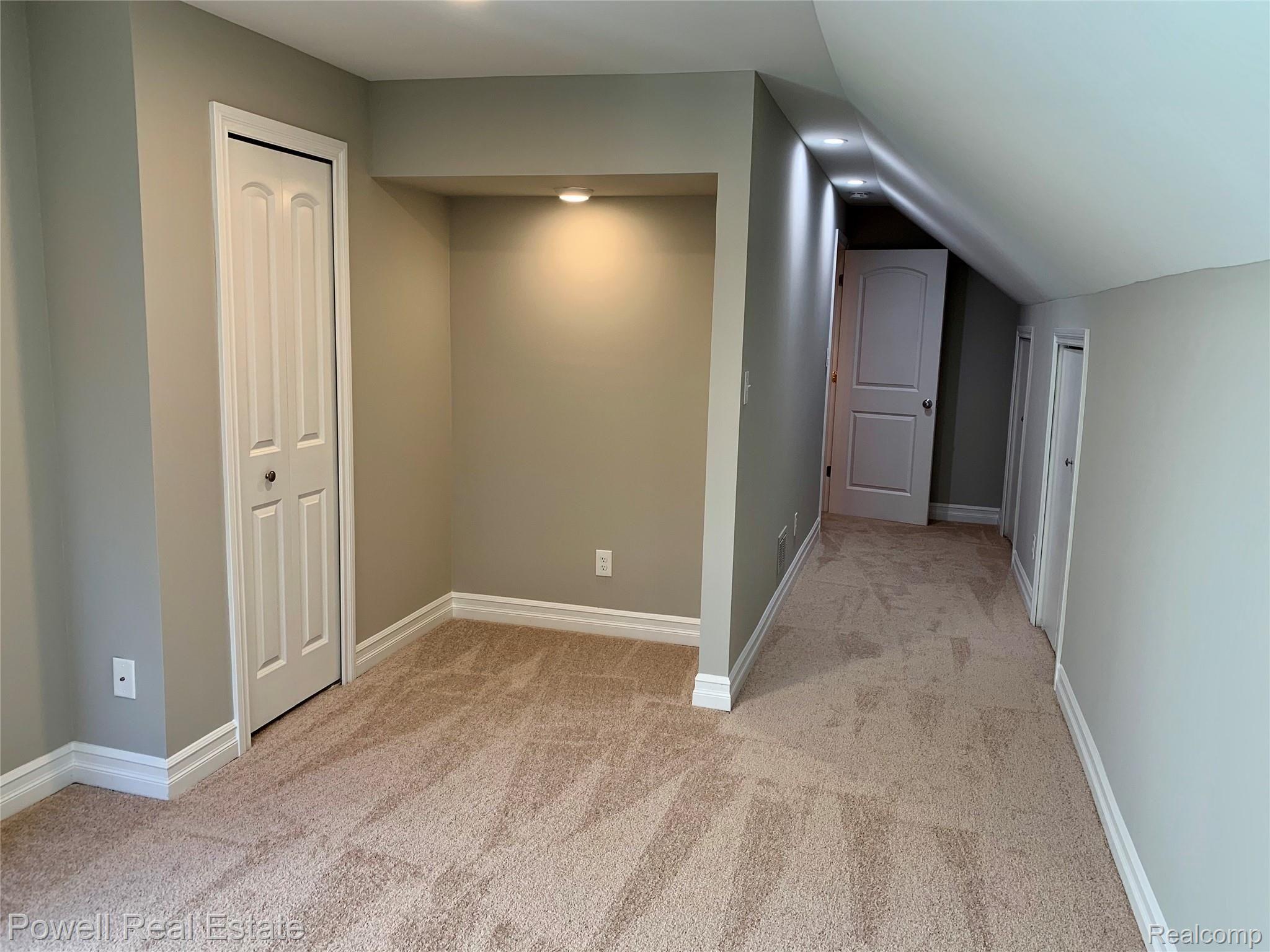 465 Kerby Road Grosse Pointe, MI 48236 - Photo 39 of 60 557CE685-ACAE-4E3A-AC13-2BF4A9C2597C.jpeg