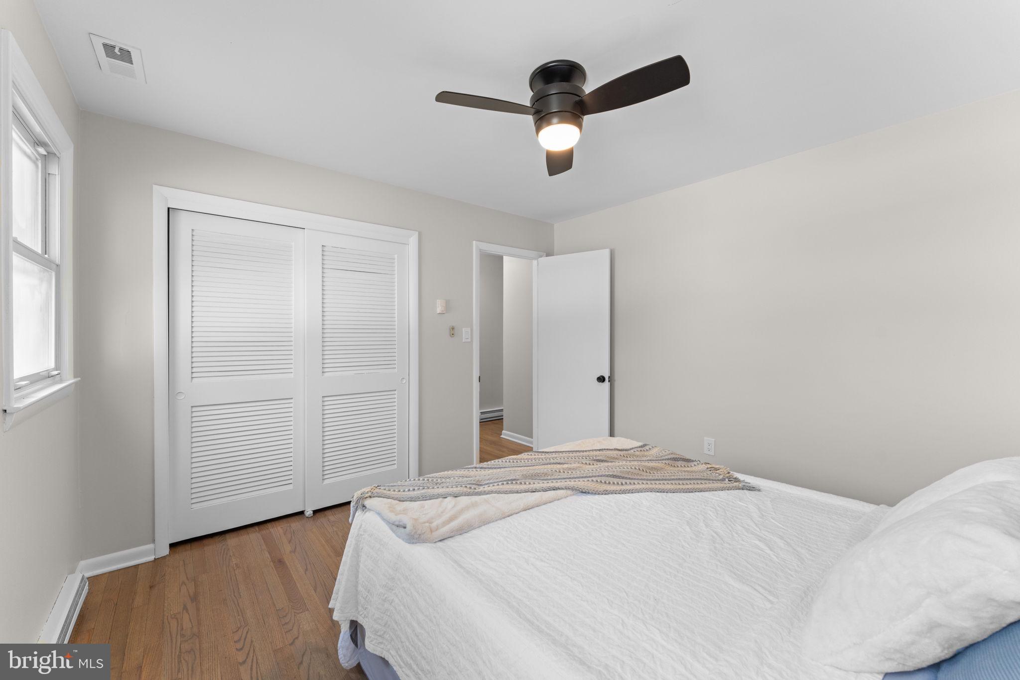 222 Chelsea Road Pasadena, MD 21122 - Photo 25 of 90 Ceiling fan/light