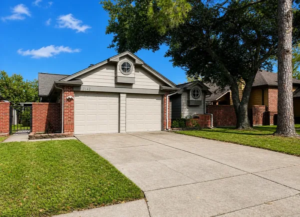 $1,800 | 7142 River Garden Drive, Houston, TX 77095