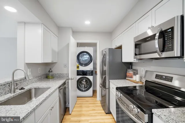 $365,000 | 7711 Lafayette Forest Drive, Unit 22, Annandale, VA 22003