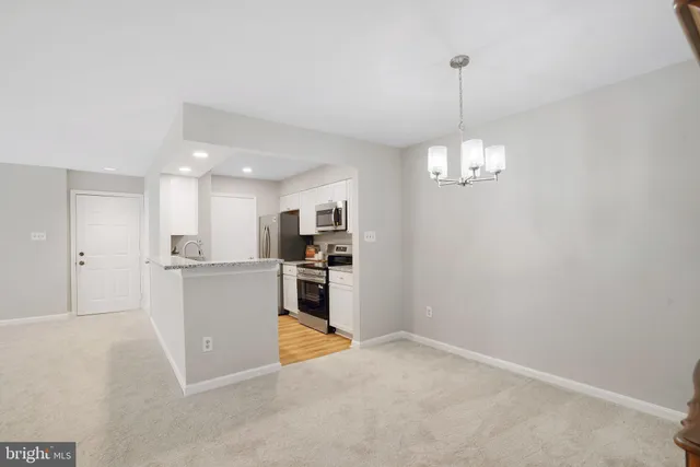 $365,000 | 7711 Lafayette Forest Drive, Unit 22, Annandale, VA 22003