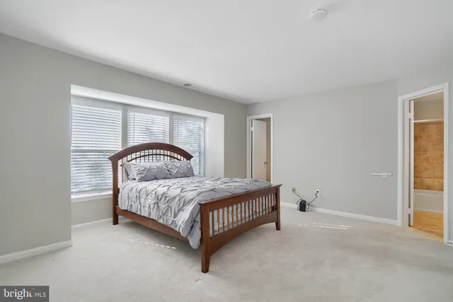 $365,000 | 7711 Lafayette Forest Drive, Unit 22, Annandale, VA 22003